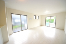 LXƂrO͌ڂłȂASJIɂĂ锤łB 