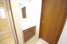 Ƃ̐ʃXy[XŒ̐gxxKX[YɁB 