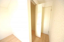 ��e�ʂ̃E�H�[�N�C���N���[�[�b�g�ɂ́A�m���ȊO�ɂ�����X�q�Ȃǂ܂Ƃ߂Ď��[�\�B 