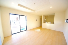 LXƂrO͌ڂłȂASJIɂĂ锤łB 